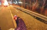 Heroic Cop Rescues Driver From Burning Car