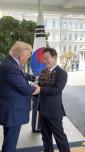 Main image for Trump Hosts South Korean President at White House and says, &ldquo;We call them the Fake News." 🤣