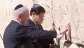 Main image for Rubio, Huckabee, and Netanyahu Pray At Wall. 