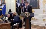 Main image for Oval Office Scare: Dr. Oz Rushes to Aid Collapsed Novo Nordisk Executive in Oval Office.