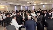 Main image for The Sadigura Yerushalayim Rebbe Shlit"a Dancing Didan Notzach