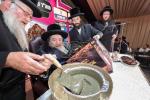 Vizhnitz Rebbe Shlit"a Leads 'Naaseh V'Nizkor' Event Raising 3 Million Dollars