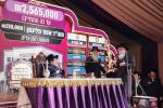 Vizhnitz Rebbe Shlit"a Leads 'Naaseh V'Nizkor' Event Raising 3 Million Dollars