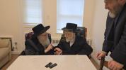 Sanz-Klausenburger Rebbe Shlit"a Visits Liska Rebbe Shlit"a