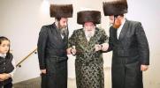 Main image for Magnificent Video of the Viznitz Rebbe Shlit"a in Elad