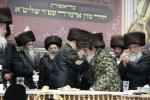 The Viznitz Rebbe Shlit"a Marks 25 Years of the Viznitz Elad Community