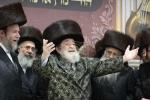 The Viznitz Rebbe Shlit"a Marks 25 Years of the Viznitz Elad Community