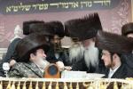 The Viznitz Rebbe Shlit"a Marks 25 Years of the Viznitz Elad Community