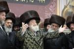 The Viznitz Rebbe Shlit"a Marks 25 Years of the Viznitz Elad Community