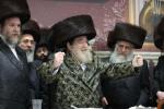 The Viznitz Rebbe Shlit"a Marks 25 Years of the Viznitz Elad Community