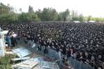 Main image for Thousands of Gur Chassidim Protest at Prison 10 Against Gzeiras HaGiyus