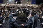 Hachnosas Sefer Torah in Seret Vizhnitz Beis Medrash, Beis Shemesh