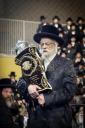 Hachnosas Sefer Torah in Seret Vizhnitz Beis Medrash, Beis Shemesh
