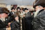 Hachnosas Sefer Torah in Seret Vizhnitz Beis Medrash, Beis Shemesh