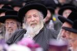Toldos Aharon Vaad Mifal Hatorah: Siyum Talta Bava Nezikin and Beginning Maseches Sanhedrin in Amud Hayom