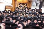 Toldos Aharon Vaad Mifal Hatorah: Siyum Talta Bava Nezikin and Beginning Maseches Sanhedrin in Amud Hayom
