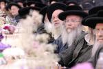 Toldos Aharon Vaad Mifal Hatorah: Siyum Talta Bava Nezikin and Beginning Maseches Sanhedrin in Amud Hayom