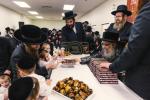 Chumash Seudah in Satmar Montreal with the Satmar Rebbe Shlit"a