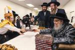 Chumash Seudah in Satmar Montreal with the Satmar Rebbe Shlit"a