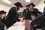 Chumash Seudah in Satmar Montreal with the Satmar Rebbe Shlit"a