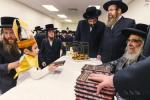 Chumash Seudah in Satmar Montreal with the Satmar Rebbe Shlit"a