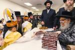 Chumash Seudah in Satmar Montreal with the Satmar Rebbe Shlit"a