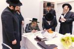 The Satmar Rebbe Shlit"a Visits Donors in Montreal