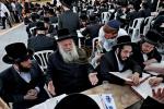 Kiddush Hashem: 'Za'akas Hatorah' Asifa with hundreds of Vizhnitzer yungerleit learning opposite the Yo'eitz Hamishpati's office