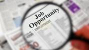 Stronger Than Expected: US Jobless Claims Drop Below Forecasts to 215,000.