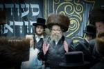 Seudas Hodaya Motzei Shabbos Nachamu in Skulen Yerushalayim