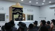 Main image for The Skulen Rebbe Shlit"a sings Kah Achsof during his visit in Emanuel