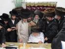 This Shabbos: Mevakshei Hashem Gathered in Tzfas Led by the Mekubal Rav Avish Tzinwirt Shlit"a for the Arizal's Yahrtzeit near Kever Binyamin HaTzaddik