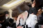 Main image for Video of the Kretchnif Sighet Rebbe Z"L with the segulah of the shiyurei hayayin from Havdalah.