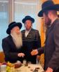 Main image for HaGaon HaTzaddik Rav Mordechai Steiner Shlit"a Visits the Home of Sar HaAskanim in New York, the Nagid Reb Avrohom Yaakov Friedman, Where He Distributed Honey Ahead of the Upcoming Rosh Hashanah and Wished Everyone a Kesiva Vachasima Tova