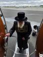 Main image for PHOTOS: HaRav Aron Mendel Twersky, eldest son of the Skvere Rebbe, along with New Square Mayor Izzy Spitzer, boarding a private jet at Teterboro Airport ahead of today's historic visit of Rabbonim with President Trump in Washington, D.C.
