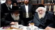 Main image for The Makova Rebbe Shlit"a came to exchange brachos for the new year with the Gaavad of Yerushalayim Shlit"a and handed in a kvittel. In an uplifting moment, the Posek Hador began singing the niggun "Im Amarti Matah Ragli", and then continued with the visi