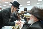 Yoma D'simcha in Sassov: The Rebbe's New Sefer is Published