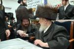 Yoma D'simcha in Sassov: The Rebbe's New Sefer is Published