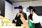Main image for PHOTOS: Erev Sukkos Preparations in Bnei Brak