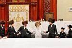 Main image for Yom HaKadosh by the Vizhnitzer Rebbe Shlit"a