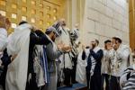 Masses of Yidden Packed Shuls and Central Batei Medrash in Moscow, the Capital of Russia, for Uplifting Yom Kippur Tefillos B'Rov Am Hadras Melech.