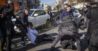 Main image for Police Use Batons Against Demonstrators During Yerushalayim Hafgana
