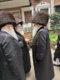 Sichas Divrei Chachamim: HaGaon HaTzaddik Gaavad Faltishan Shlit"a Meets the Sanz Klausenburger Rebbe Shlit"a