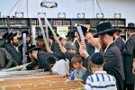 Arba Minim Shuk in Beis Medrash Chakal Yitzchok in Ramah Daled, Beis Shemesh