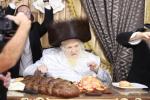 Lavish Hoshana Rabbah Seudah at the Residence of HaGaon Rav Moshe Sternbuch Shlit"a for Supporters of Kollelei Teshuvos VeHanhagos Under His Leadership