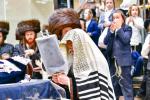 Hoshana Tzaddik Moshio: Hoshana Rabbah and Hakafos Shniyos by the Kretchnif Yerushalayim Rebbe Shlit"a