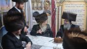 "Zeh HaSha'ar LaHashem": Kvias Mezuzah at the New Home of the Nagid Reb Elimelech Beck, Led by the Rosh Yeshiva of Satmar Bnei Brak Shlit"a