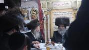 "Zeh HaSha'ar LaHashem": Kvias Mezuzah at the New Home of the Nagid Reb Elimelech Beck, Led by the Rosh Yeshiva of Satmar Bnei Brak Shlit"a