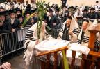 V'Yom Tov Haya Oseh: Chag HaSukkos by the Tosher Rebbe Shlit"a
