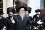Simchas Beis Hashoeiva in Dinov